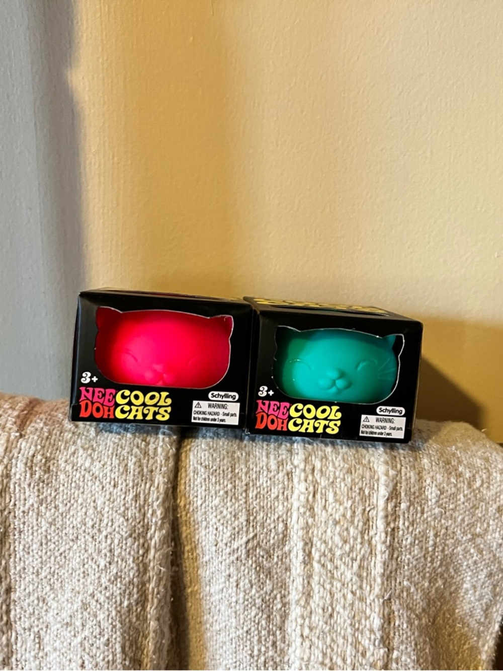 Viral set of two NEEDOH cool cats, pink and teal